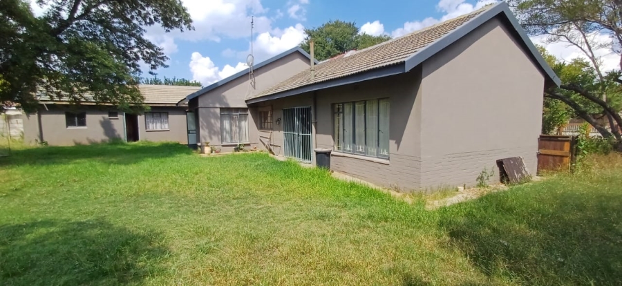 3 Bedroom Property for Sale in Wilkoppies North West